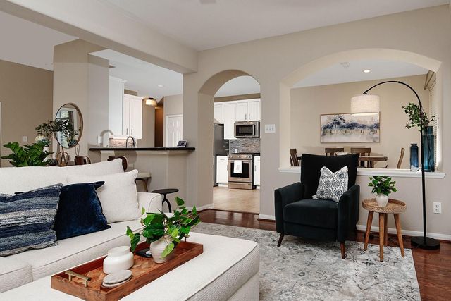 42 Alderon Woods Place, The Woodlands, TX 77382