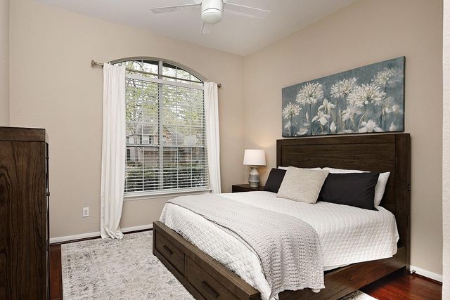 42 Alderon Woods Place, The Woodlands, TX 77382