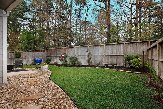 42 Alderon Woods Place, The Woodlands, TX 77382