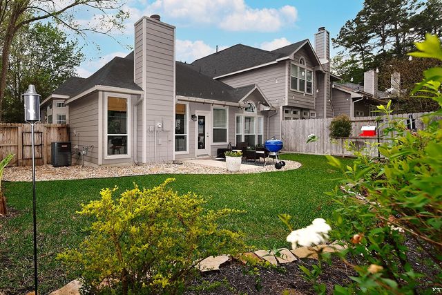 42 Alderon Woods Place, The Woodlands, TX 77382