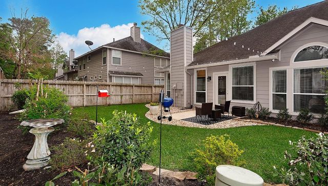 42 Alderon Woods Place, The Woodlands, TX 77382