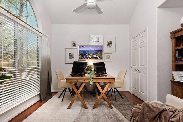 42 Alderon Woods Place, The Woodlands, TX 77382