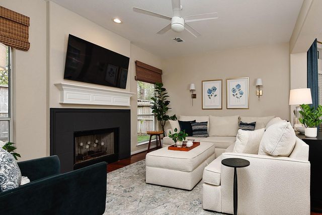 42 Alderon Woods Place, The Woodlands, TX 77382