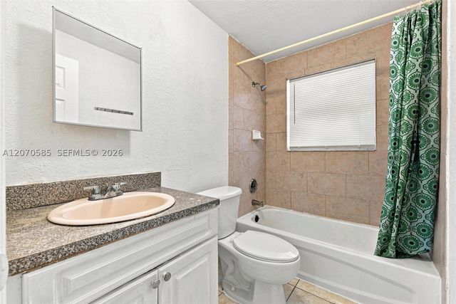 1245 W 24th St 223, Hialeah, FL 33010