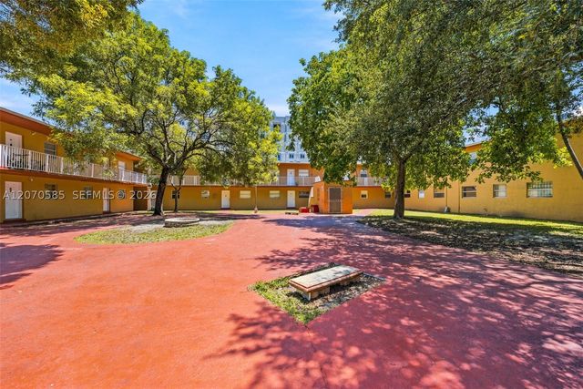 1245 W 24th St 223, Hialeah, FL 33010