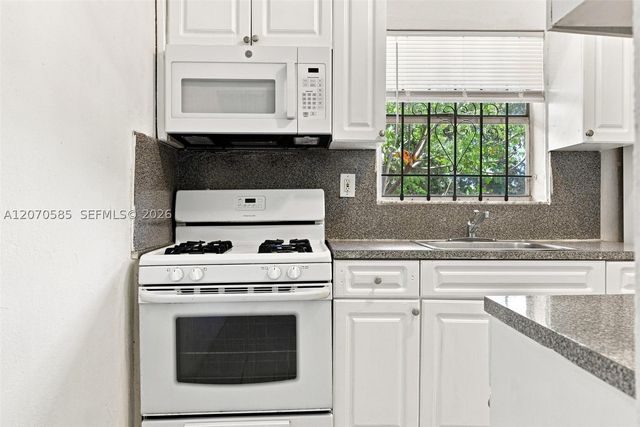 1245 W 24th St 223, Hialeah, FL 33010