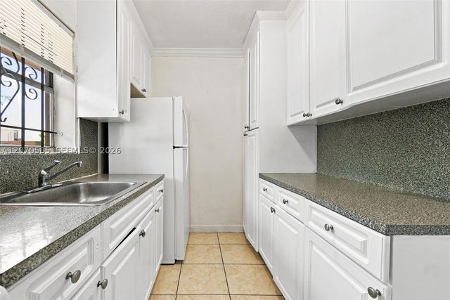 1245 W 24th St 223, Hialeah, FL 33010