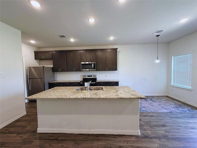 870 5102 Road, Cleveland, TX 77327