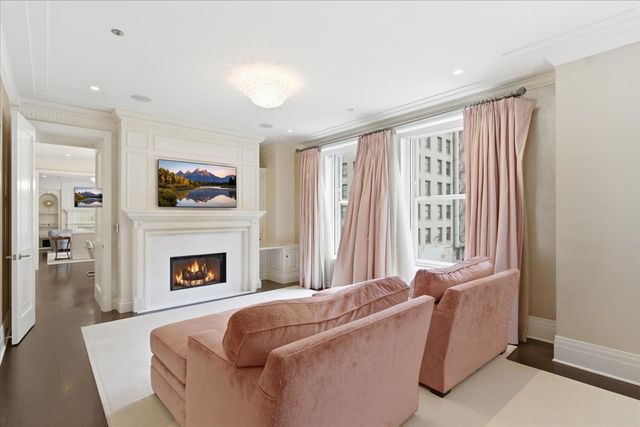 159 E WALTON Place 5B, Chicago, IL 60611