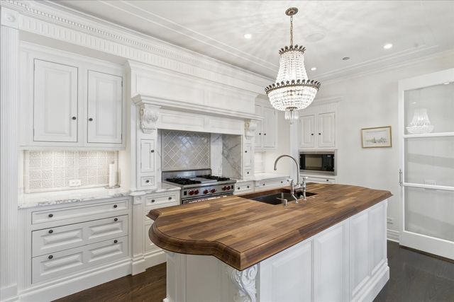 159 E WALTON Place 5B, Chicago, IL 60611