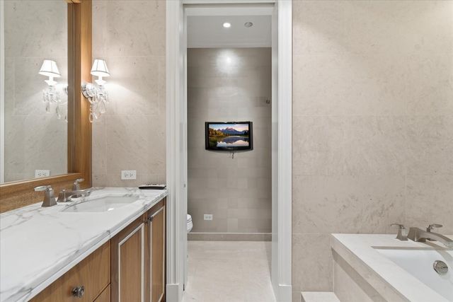 159 E WALTON Place 5B, Chicago, IL 60611