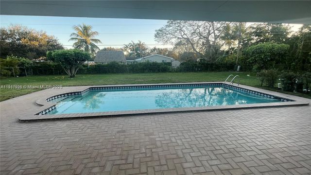 8320 SW 142nd St 8320, Palmetto Bay, FL 33158