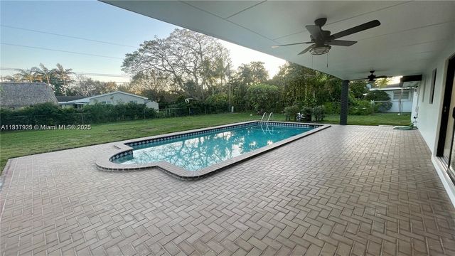 8320 SW 142nd St 8320, Palmetto Bay, FL 33158