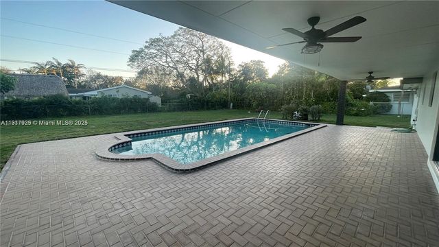 8320 SW 142nd St 8320, Palmetto Bay, FL 33158