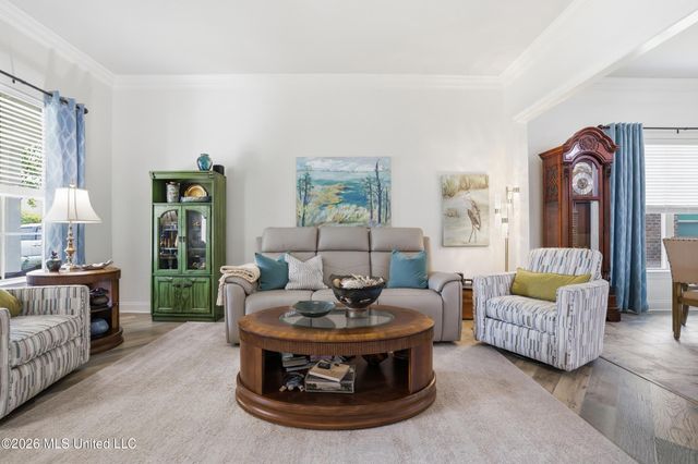 461 Palm Breeze Drive, Ocean Springs, MS 39564