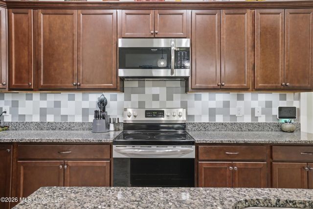 461 Palm Breeze Drive, Ocean Springs, MS 39564
