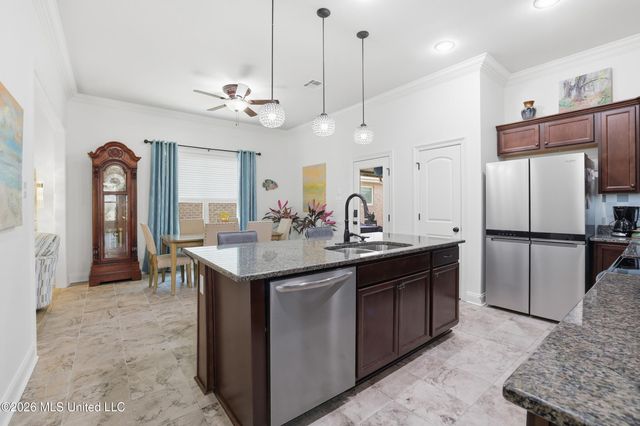 461 Palm Breeze Drive, Ocean Springs, MS 39564