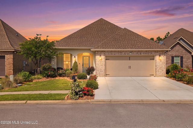 461 Palm Breeze Drive, Ocean Springs, MS 39564