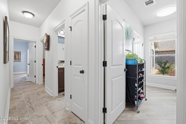 461 Palm Breeze Drive, Ocean Springs, MS 39564
