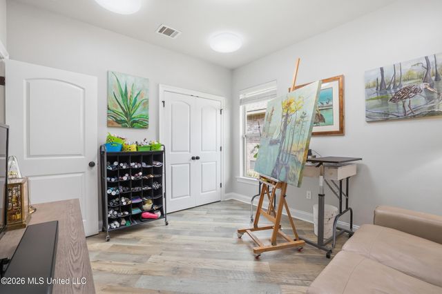 461 Palm Breeze Drive, Ocean Springs, MS 39564