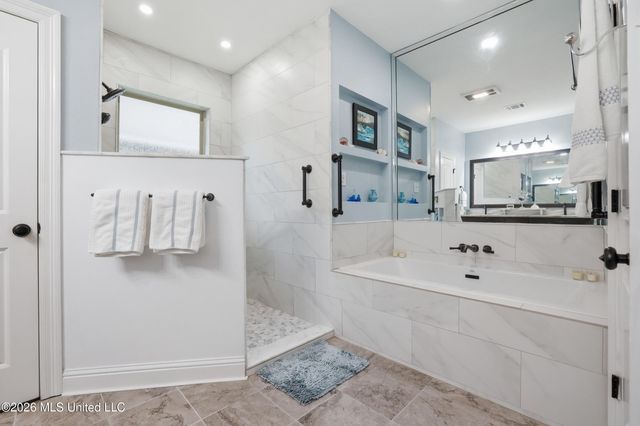 461 Palm Breeze Drive, Ocean Springs, MS 39564