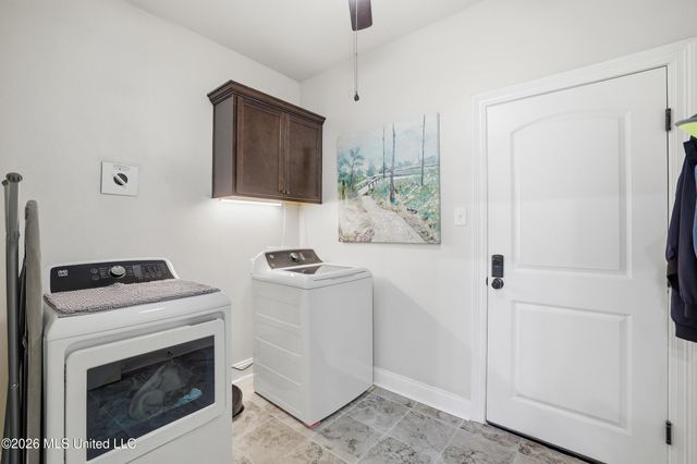 461 Palm Breeze Drive, Ocean Springs, MS 39564