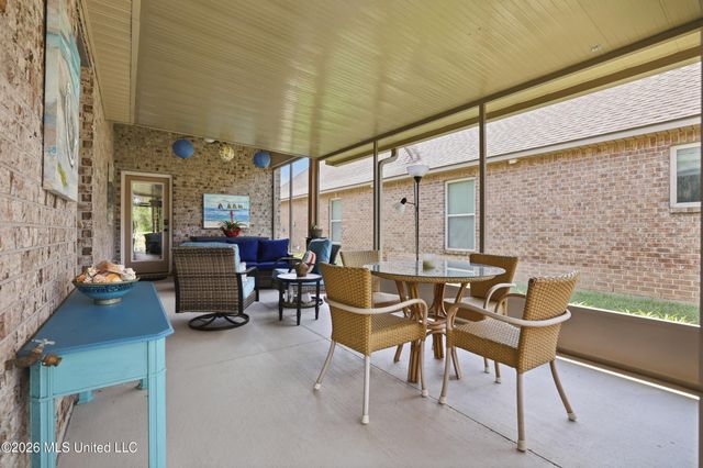 461 Palm Breeze Drive, Ocean Springs, MS 39564