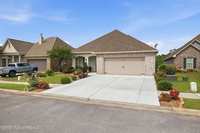 461 Palm Breeze Drive, Ocean Springs, MS 39564