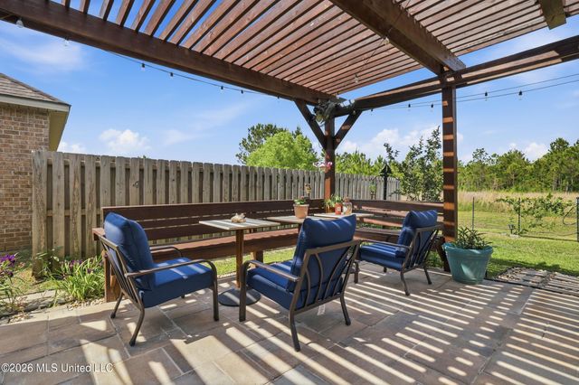 461 Palm Breeze Drive, Ocean Springs, MS 39564