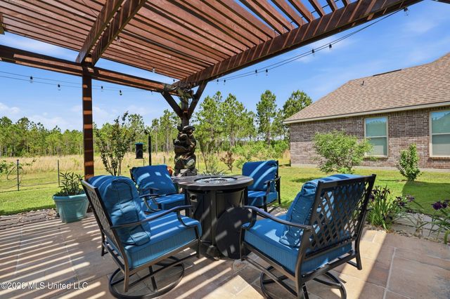 461 Palm Breeze Drive, Ocean Springs, MS 39564