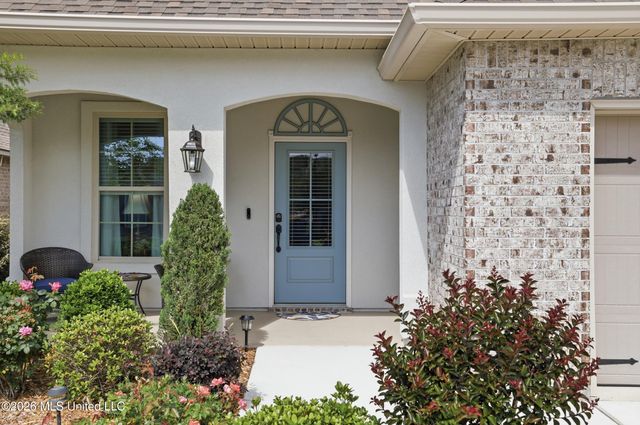 461 Palm Breeze Drive, Ocean Springs, MS 39564