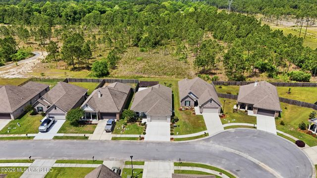 461 Palm Breeze Drive, Ocean Springs, MS 39564