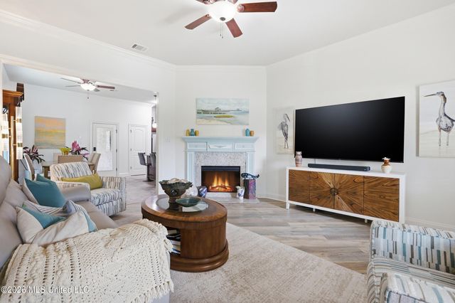 461 Palm Breeze Drive, Ocean Springs, MS 39564