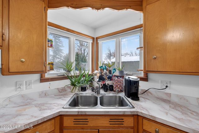 1744 Lora Lane, Defiance, OH 43512