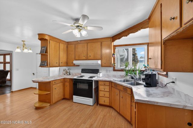 1744 Lora Lane, Defiance, OH 43512