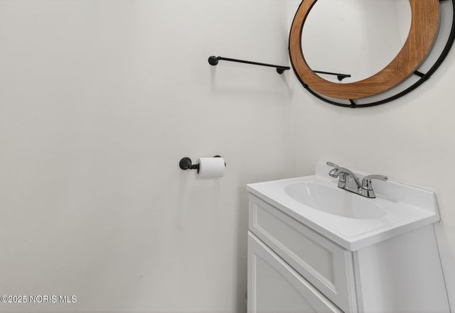 1744 Lora Lane, Defiance, OH 43512