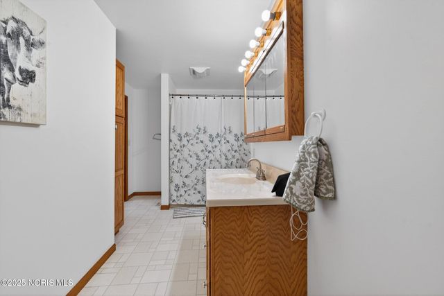 1744 Lora Lane, Defiance, OH 43512