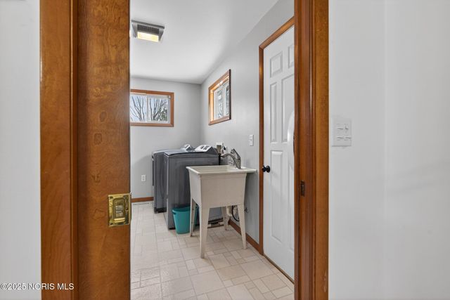 1744 Lora Lane, Defiance, OH 43512