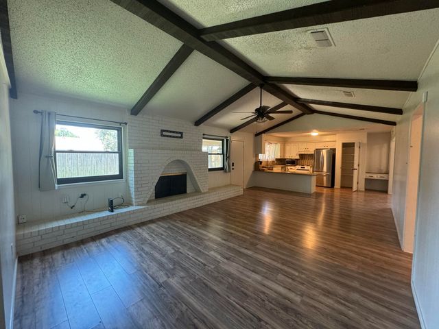 7814 Vernon Avenue, Lubbock, TX 79423