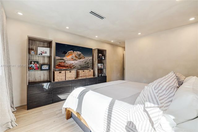 254 NW 43rd Street, Miami, FL 33127