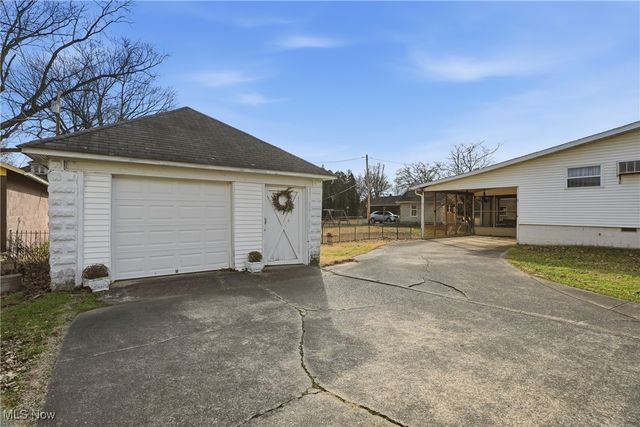 4612 Grand Central Avenue, Vienna, WV 26105