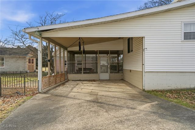 4612 Grand Central Avenue, Vienna, WV 26105