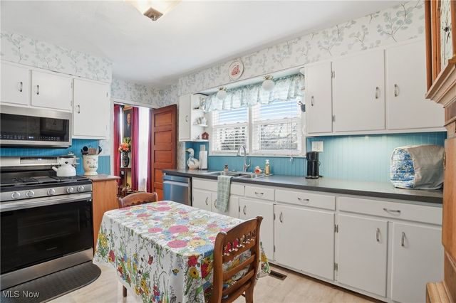 4612 Grand Central Avenue, Vienna, WV 26105