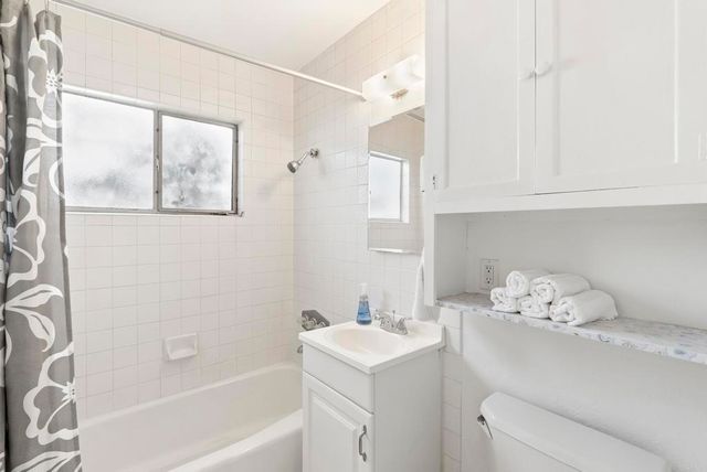 6827 Harvala St, San Diego, CA 92115