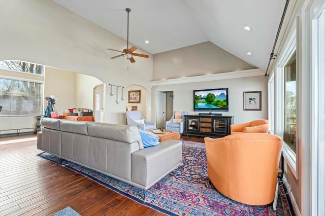 59730 E 317 Road, Grove, OK 74344