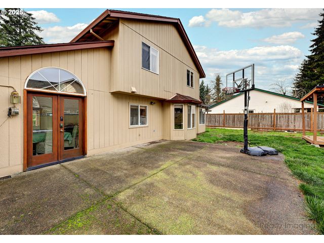 3012 Se 157TH Ave, Portland, OR 97236