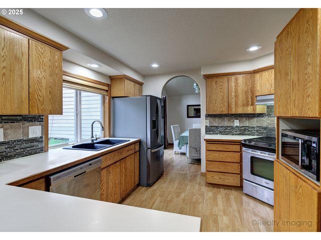 3012 Se 157TH Ave, Portland, OR 97236