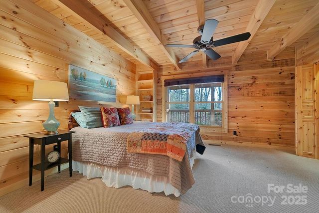 116 Wahuhu Court, Brevard, NC 28712