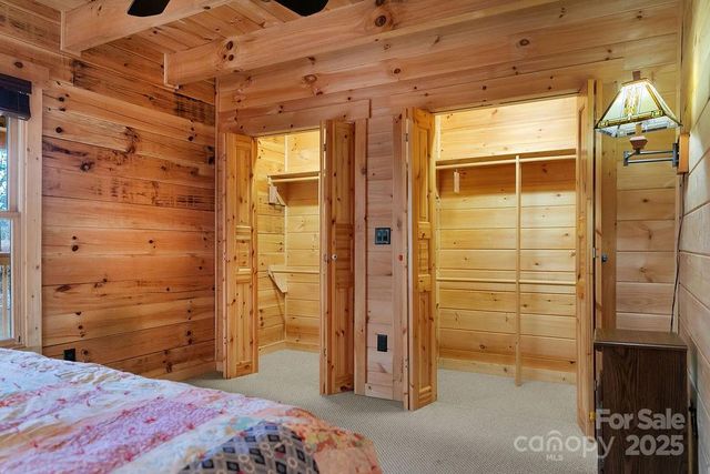 116 Wahuhu Court, Brevard, NC 28712