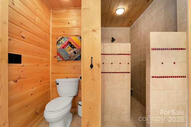 116 Wahuhu Court, Brevard, NC 28712